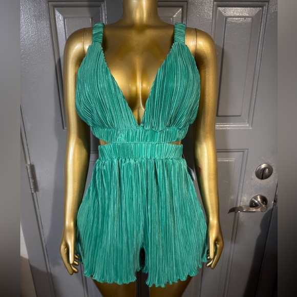 Fashion Nova Green Pleated Dress - Picture 6 of 9